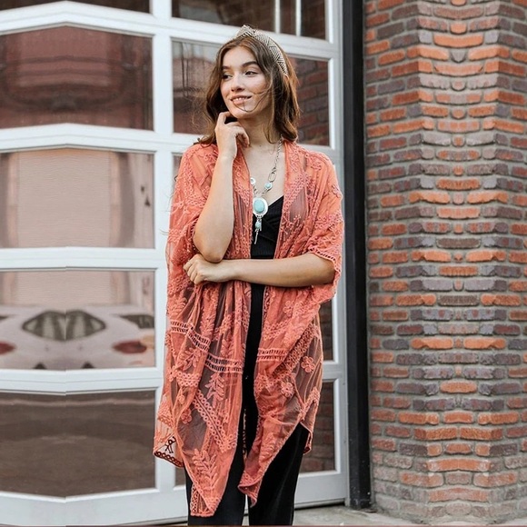 A gorgeous Burnt Siena Mesh Lace Beach Coverup, Kimono, Duster, Orange Hue Throw - Picture 3 of 6